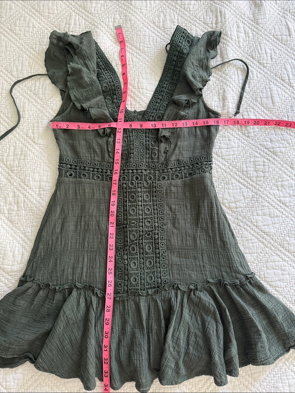 mi Ami Olive Green V-Neck Ruffle Frill Mini Dress Crochet Accents Size Medium - Picture 5 of 7